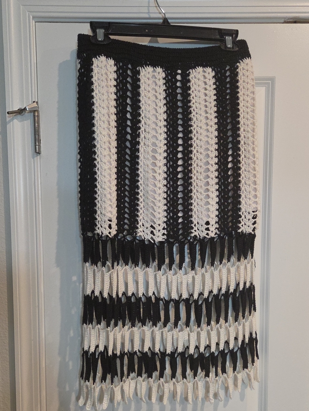 Forever 21 Black and White Crochet Fringe Maxi Skirt